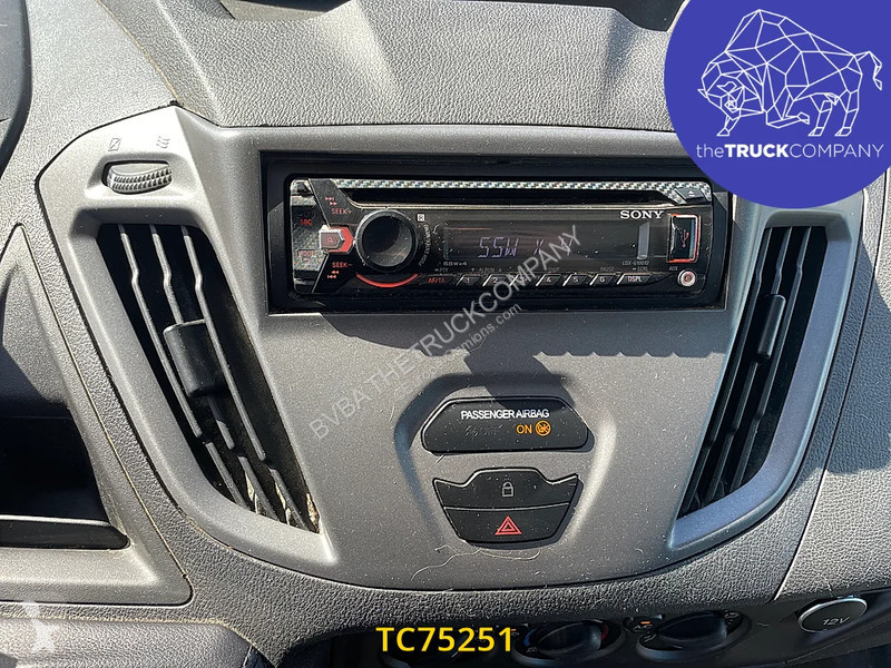 باص Ford kombi 130.35 9 places