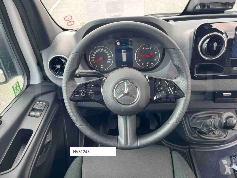 باص Mercedes