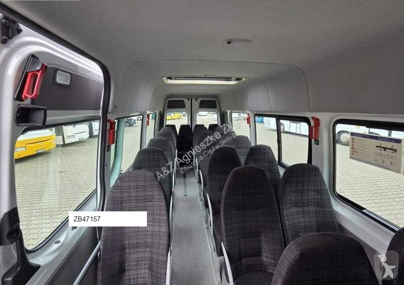 Autobuz Mercedes