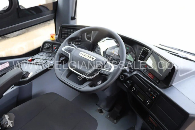 باص Iveco 10.8m Pop / Double middle door / Lift...