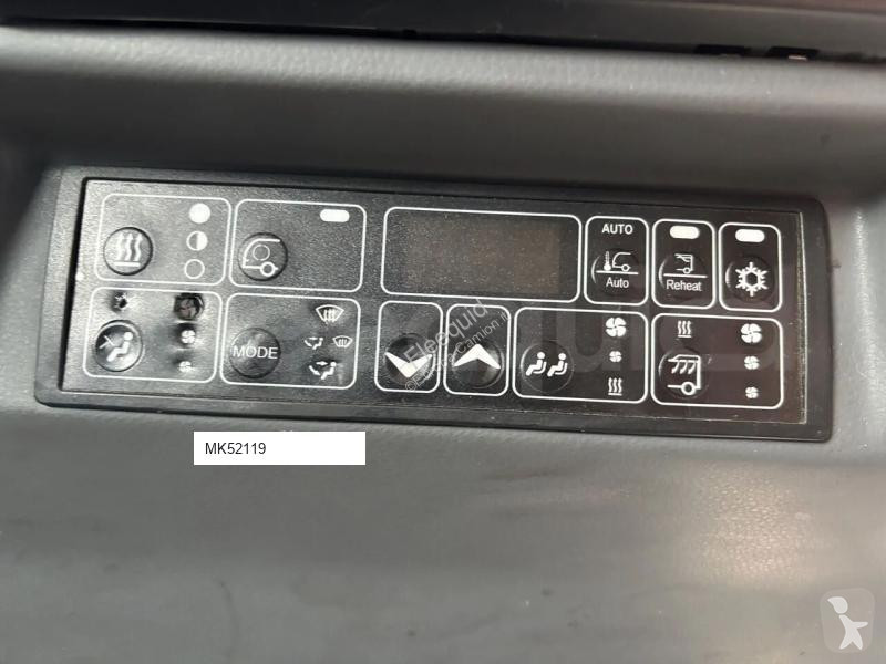 Autobussen Isuzu Novo