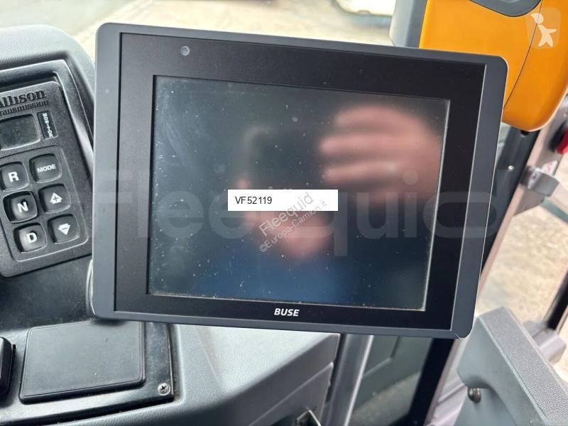Autobussen Isuzu Novo