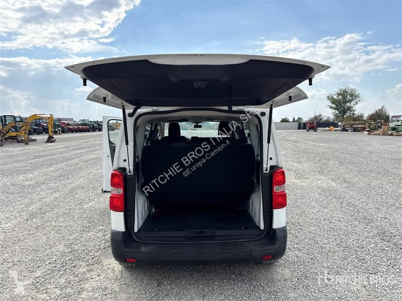 Veículo utilitário Peugeot 1.6 BlueHDI Premium...