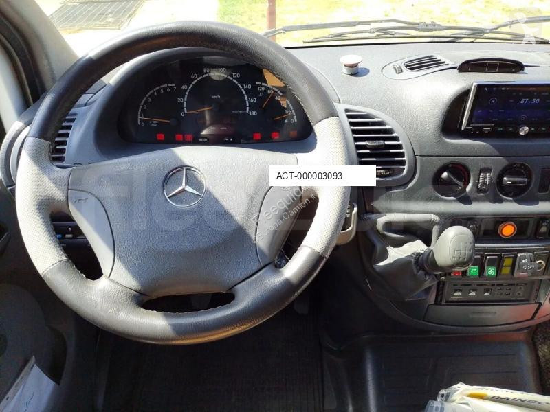 باص Mercedes