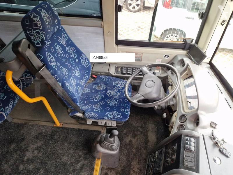 باص Isuzu Novo