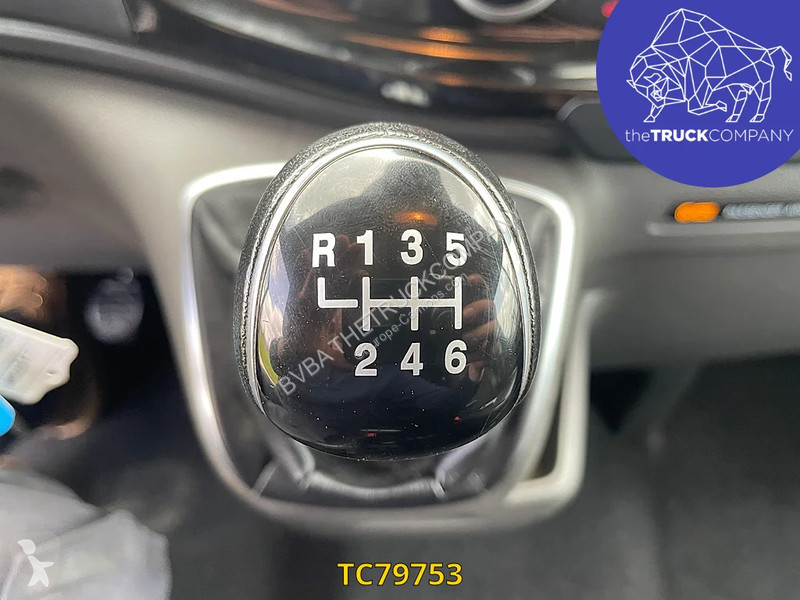Véhicule utilitaire Ford L2H1 5 - Places