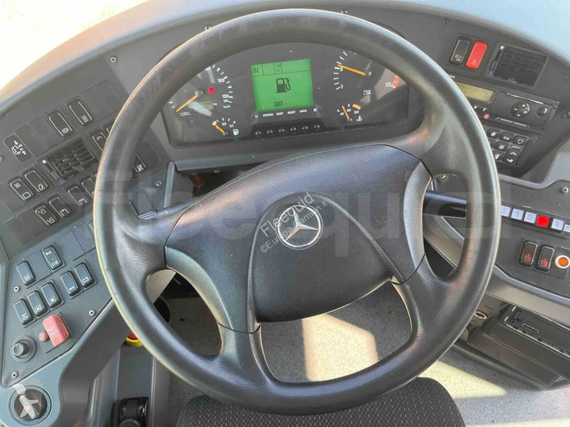 باص Mercedes