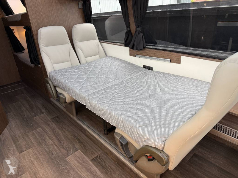 Autóbusz Volvo 9900. Motorhome!