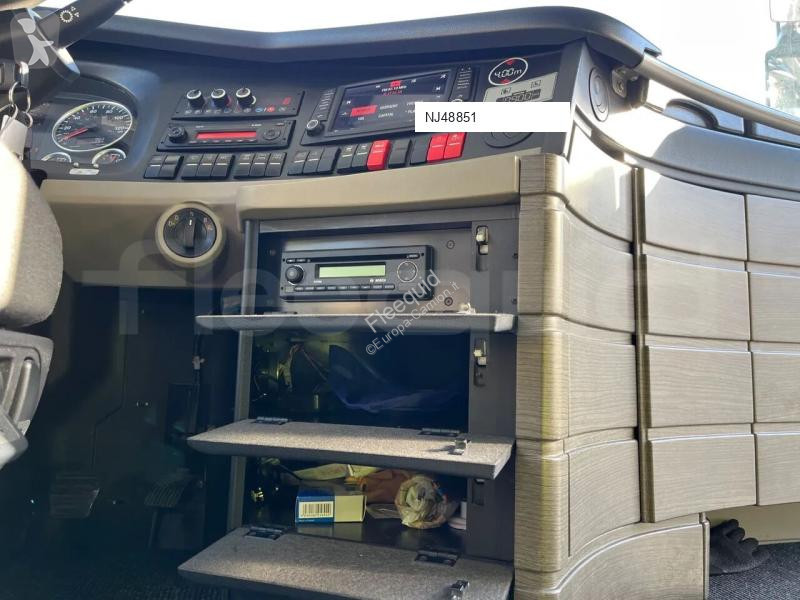 باص Neoplan Skyliner