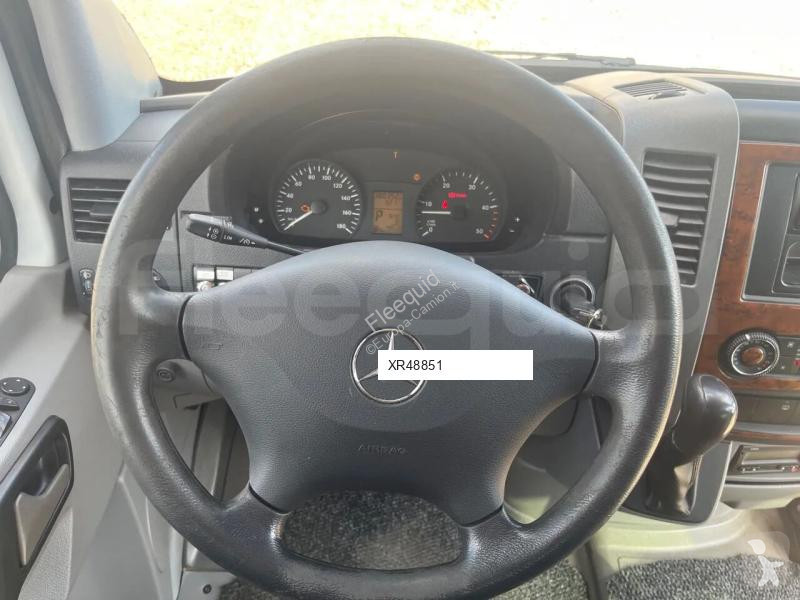 باص Mercedes