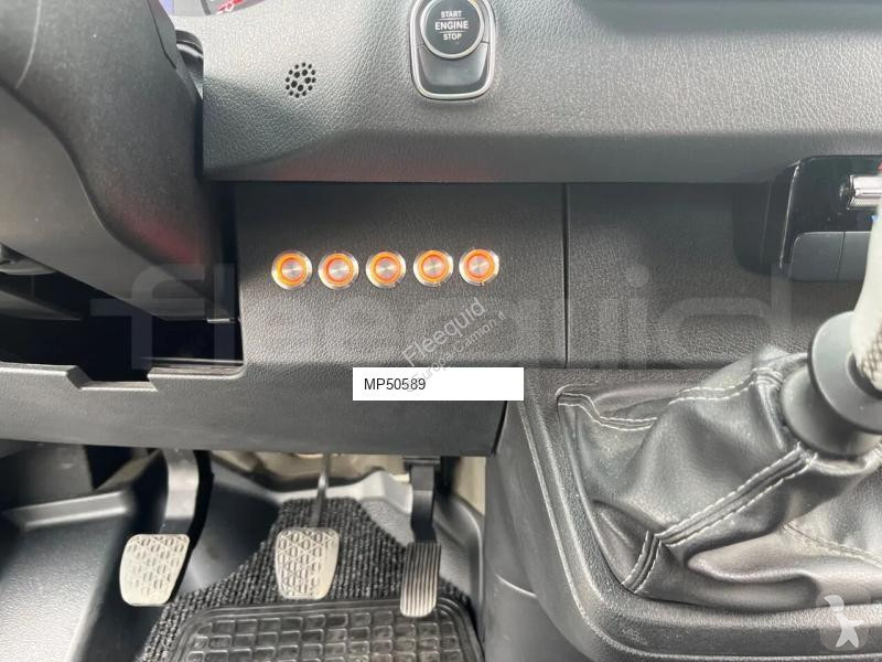 Лекотоварен автомобил Mercedes