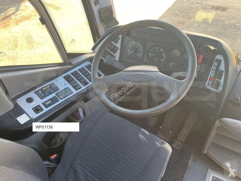 باص Iveco 389