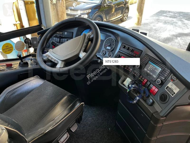 باص Neoplan Skyliner