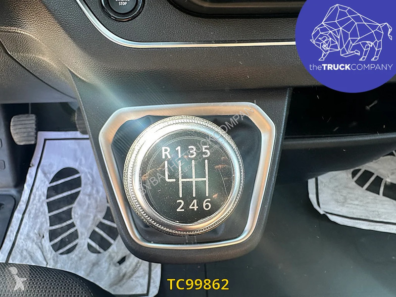 Véhicule utilitaire Nissan 2.0 DCI - MINIBUS -...