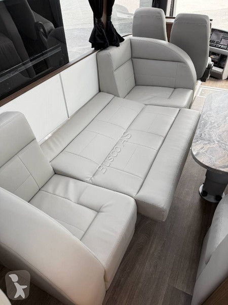 Autóbusz Volvo 9900. Motorhome!