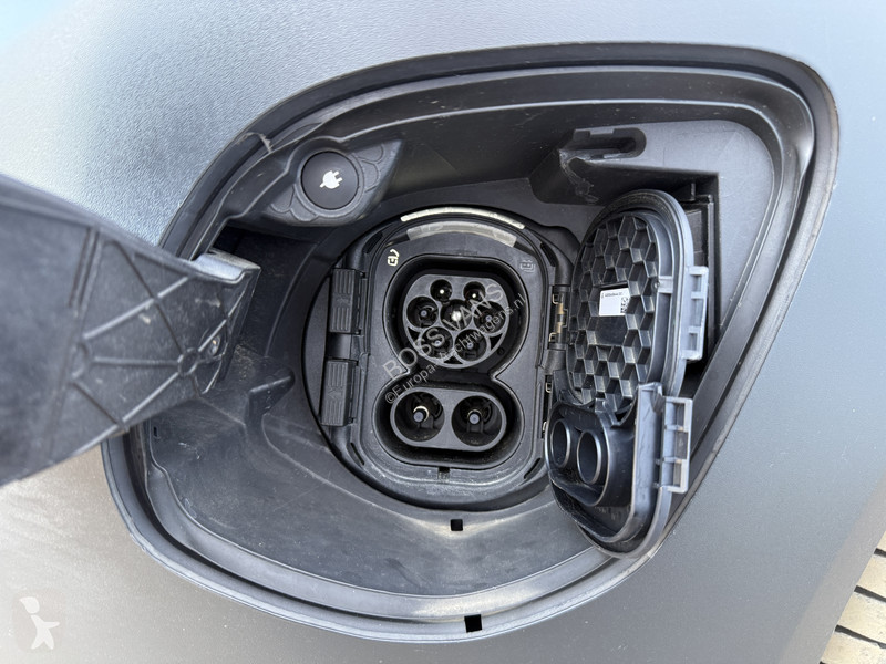 Autobus Mercedes 129 90kWh 204PK...