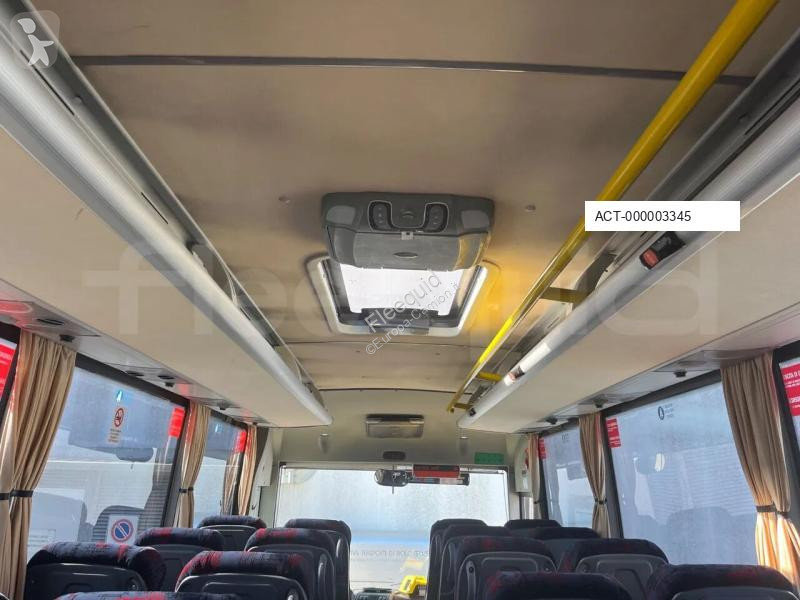 Bus Isuzu Novo