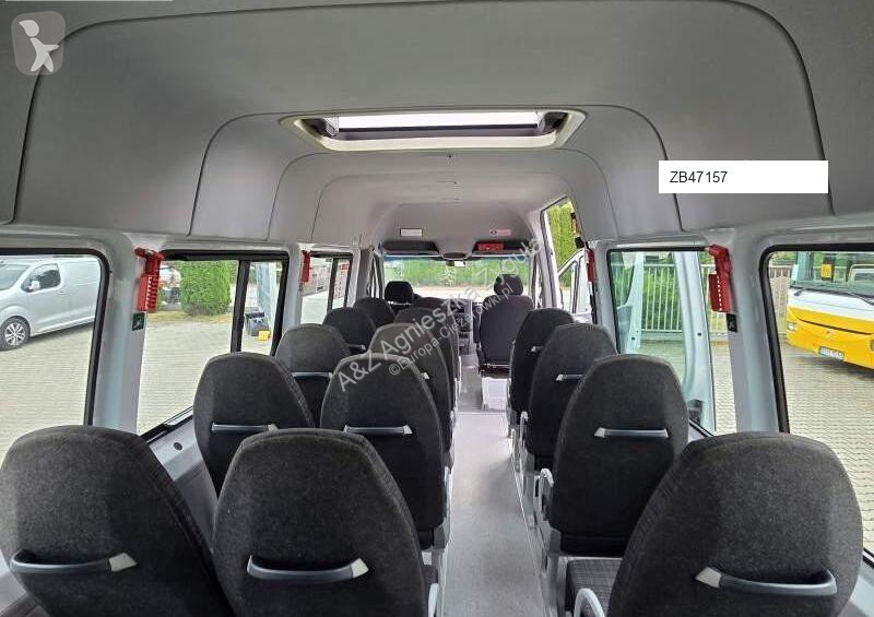 Autobuz Mercedes