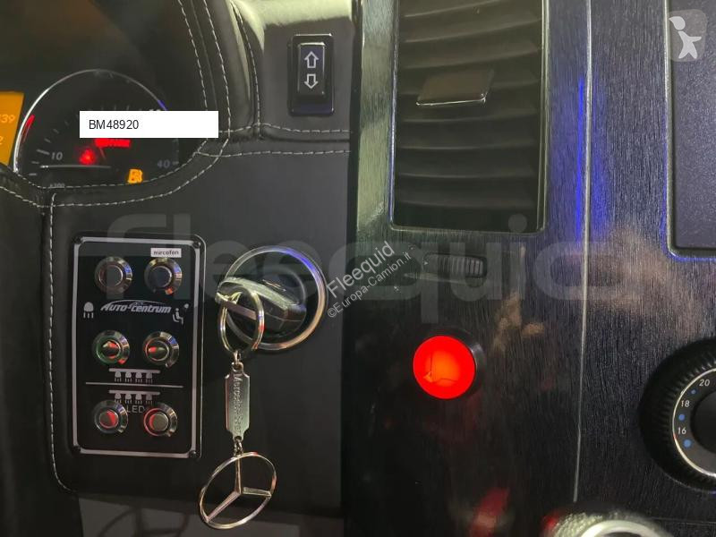 باص Mercedes