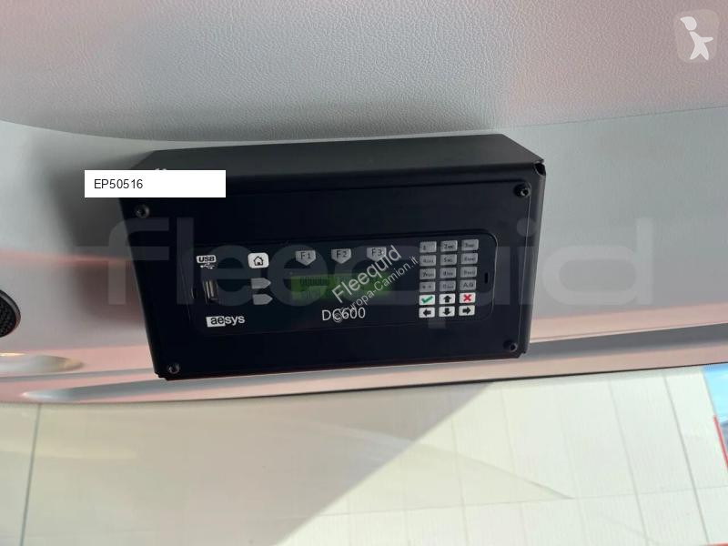 باص Neoplan Skyliner