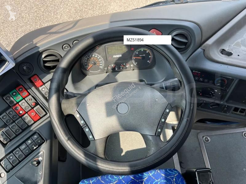 باص Iveco