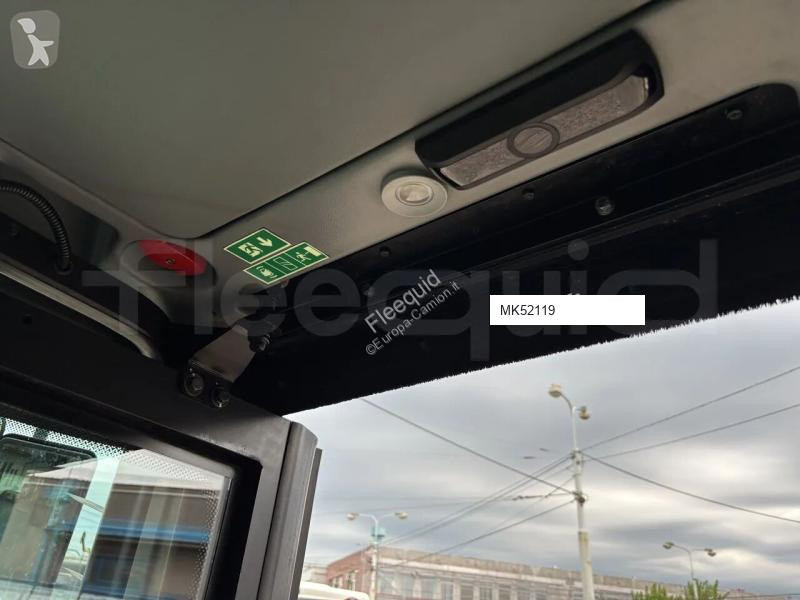 Autobussen Isuzu Novo