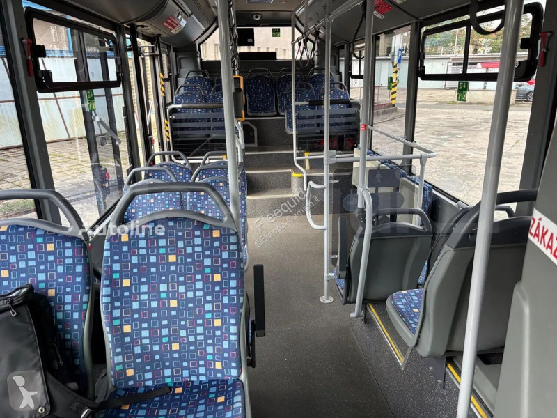Autobussen Isuzu Novo