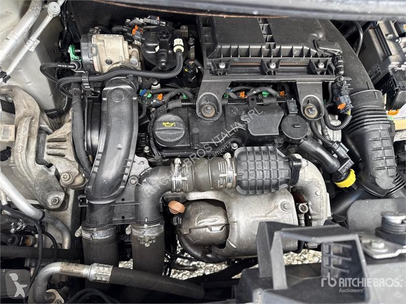 Veículo utilitário Peugeot 1.6 BlueHDI Premium...