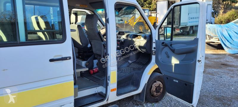 Autobus Mercedes 413 D