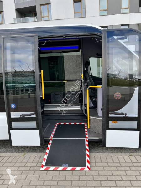Autobussen Mercedes 519 16+7+2+Rampe d'accès...