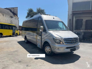 Autobús interurbano Mercedes