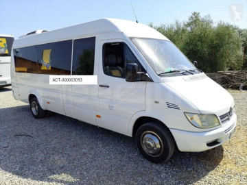 Autobús interurbano Mercedes