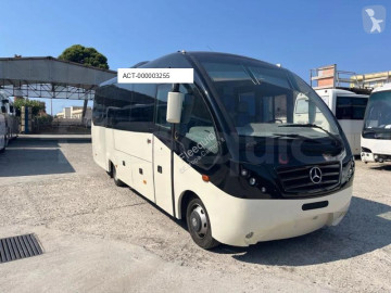 Autobús interurbano Mercedes