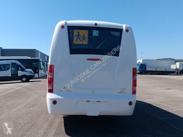باص Iveco