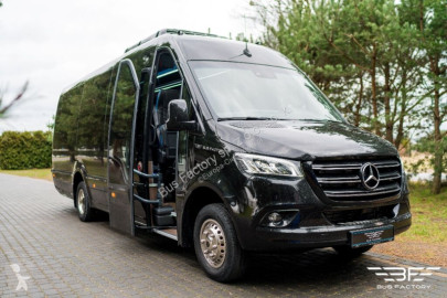 باص Mercedes جديد
