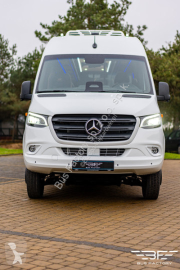 Autobus minibus Mercedes nowy