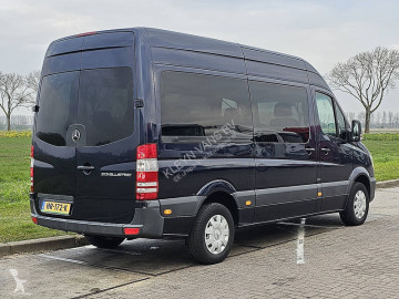 Mercedes minibus