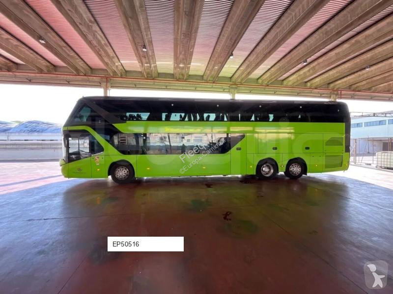 باص Neoplan Skyliner