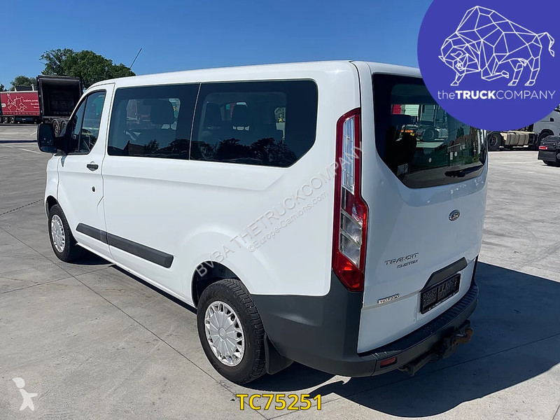 باص Ford kombi 130.35 9 places