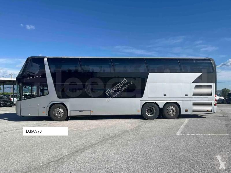 باص Neoplan Cityliner