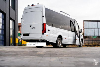 Autobús minibús Mercedes nuevo