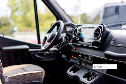 Nieuw minibus Mercedes