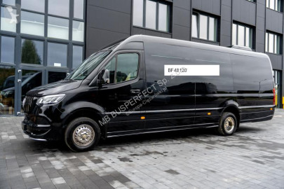 Autobus interurbain Mercedes neuf