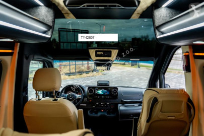 Autobus interurbain Mercedes neuf