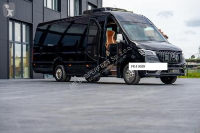 Autobus interurbain Mercedes neuf