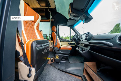 Autobus interurbain Mercedes neuf