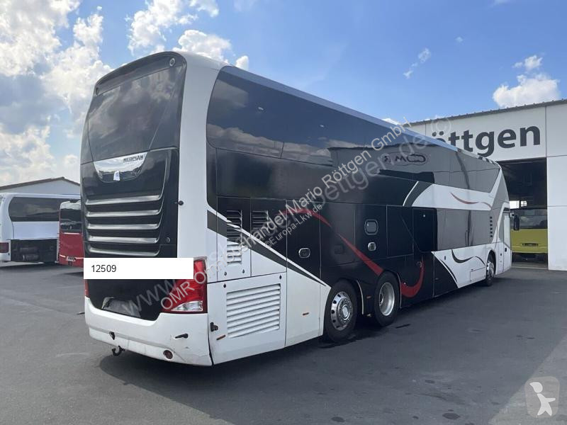 باص Neoplan Skyliner L