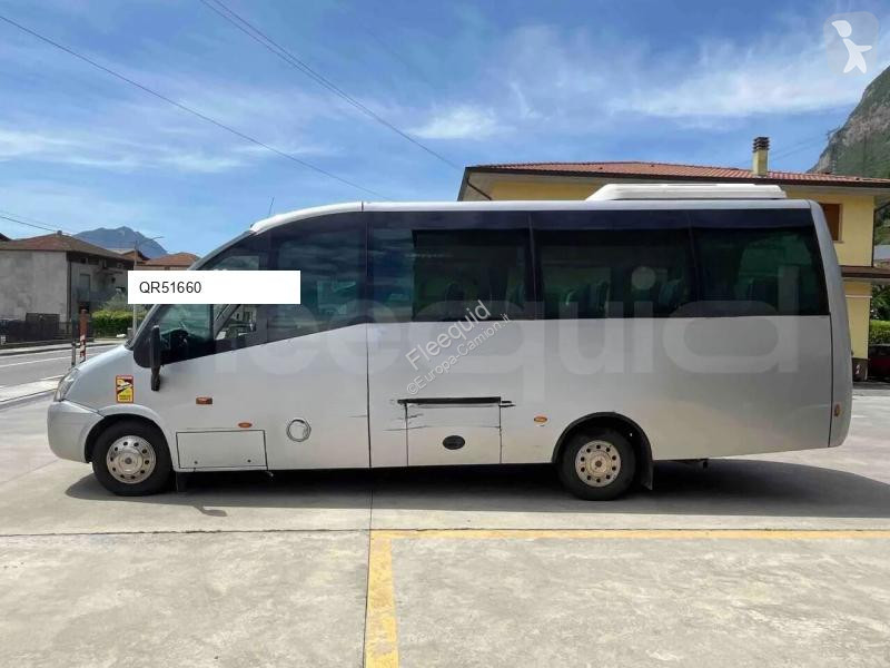 باص Iveco Unvi Compa