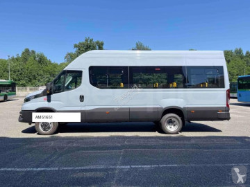 Autobús Iveco Daily