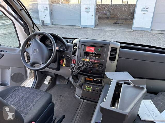 باص Mercedes SPRINTER 906